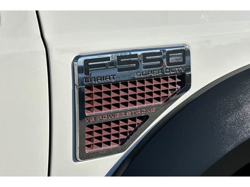 Used 2008 Ford F550 XLT image 27