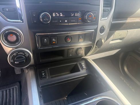 Used 2017 Nissan Titan SV AWD/4WD image 17