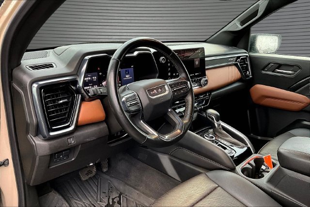 Used 2024 GMC Canyon AT4 w/ AT4 Premium Package AWD/4WD image 17