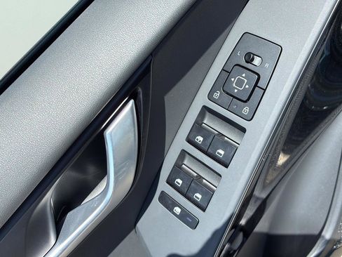 New 2025 Kia Niro EX FWD image 21