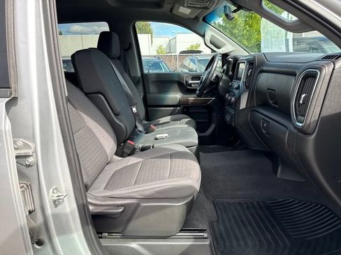 Used 2020 Chevrolet Silverado 1500 LT w/ Convenience Package AWD/4WD image 9