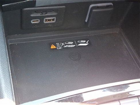 Certified 2022 Buick Envision Avenir w/ Technology Package II image 25