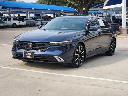 Used 2025 Honda Accord Touring image 11