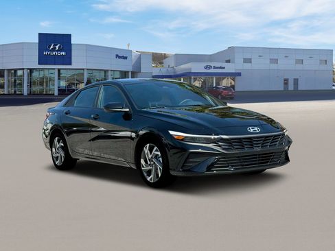 Used 2025 Hyundai Elantra Sport image 6