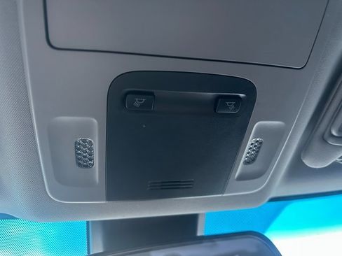 Used 2018 Toyota Camry SE image 25