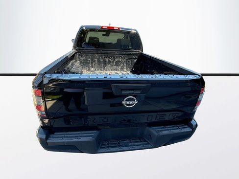 Used 2022 Nissan Frontier S RWD image 7