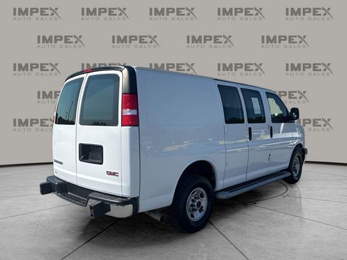 Used 2023 GMC Savana 2500 w/ Driver Convenience Package image 5