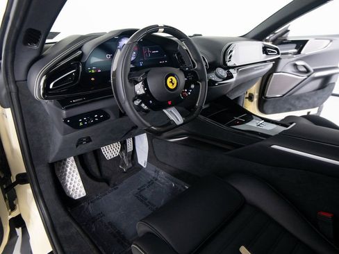 Used 2025 Ferrari Purosangue image 15