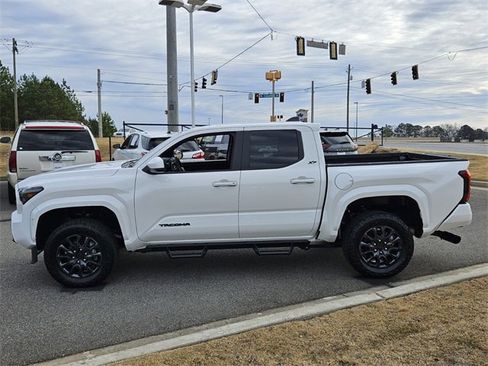 New 2025 Toyota Tacoma SR5 image 4