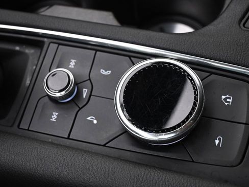 Used 2020 Cadillac XT5 Premium Luxury AWD/4WD image 33