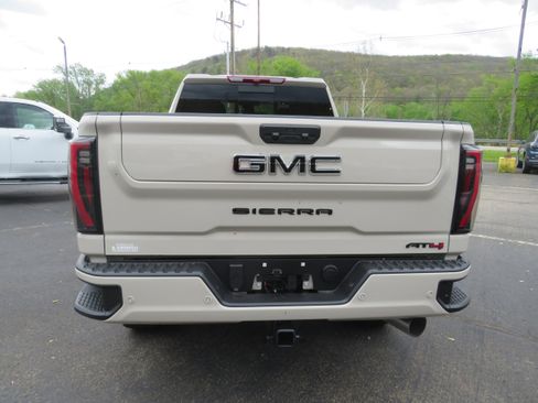 New 2026 GMC Sierra 2500 AT4 w/ LPO, Black Badging Package AWD/4WD image 6