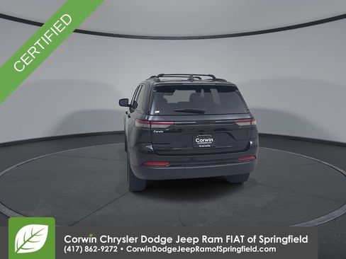 Used 2023 Jeep Grand Cherokee Altitude AWD/4WD image 12