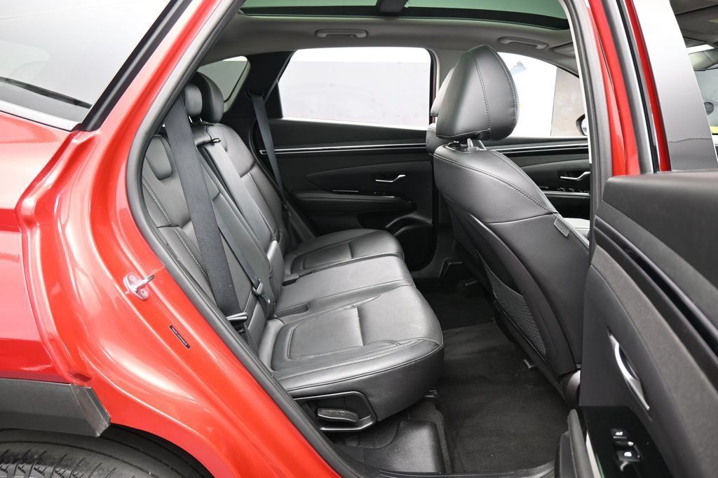 Used 2023 Hyundai Tucson Limited w/ Cargo Package AWD/4WD image 48