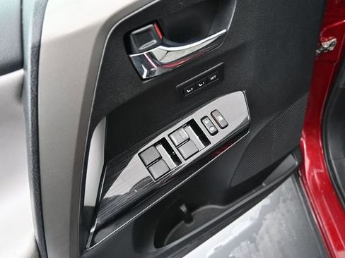 Used 2018 Toyota RAV4 Limited image 22