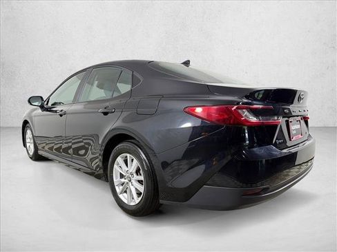 Used 2025 Toyota Camry LE FWD image 5