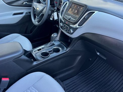 Used 2019 Chevrolet Equinox LS FWD image 17