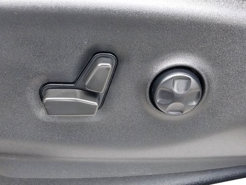 Used 2022 Chrysler Pacifica Touring-L image 20