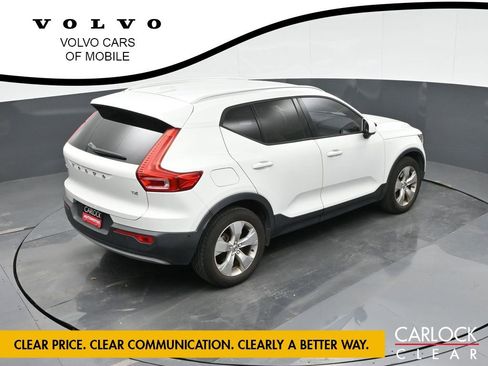 Used 2019 Volvo XC40 T4 Momentum image 24