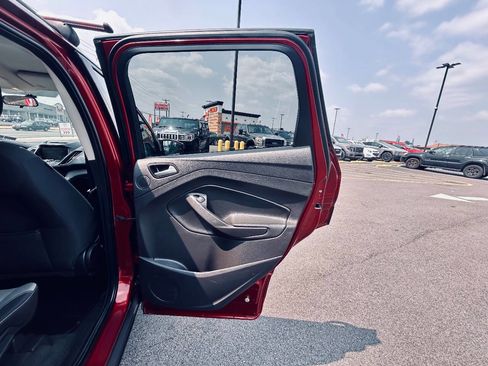 Used 2015 Ford Escape SE w/ Equipment Group 201A image 38