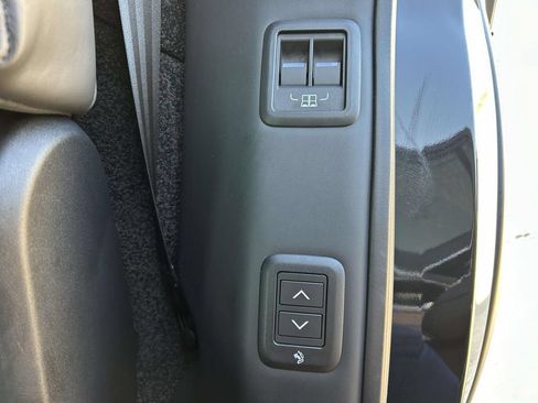 Used 2024 Land Rover Range Rover Long Wheelbase SE AWD/4WD image 16