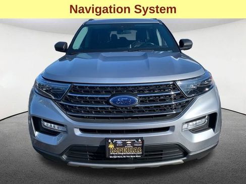 Used 2022 Ford Explorer XLT w/ Equipment Group 202A image 4