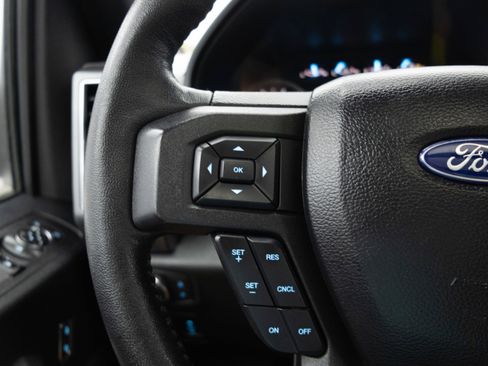 Used 2020 Ford F150 XLT w/ Equipment Group 302A Luxury AWD/4WD image 43