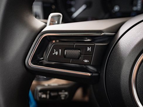 Used 2026 Porsche Macan image 30