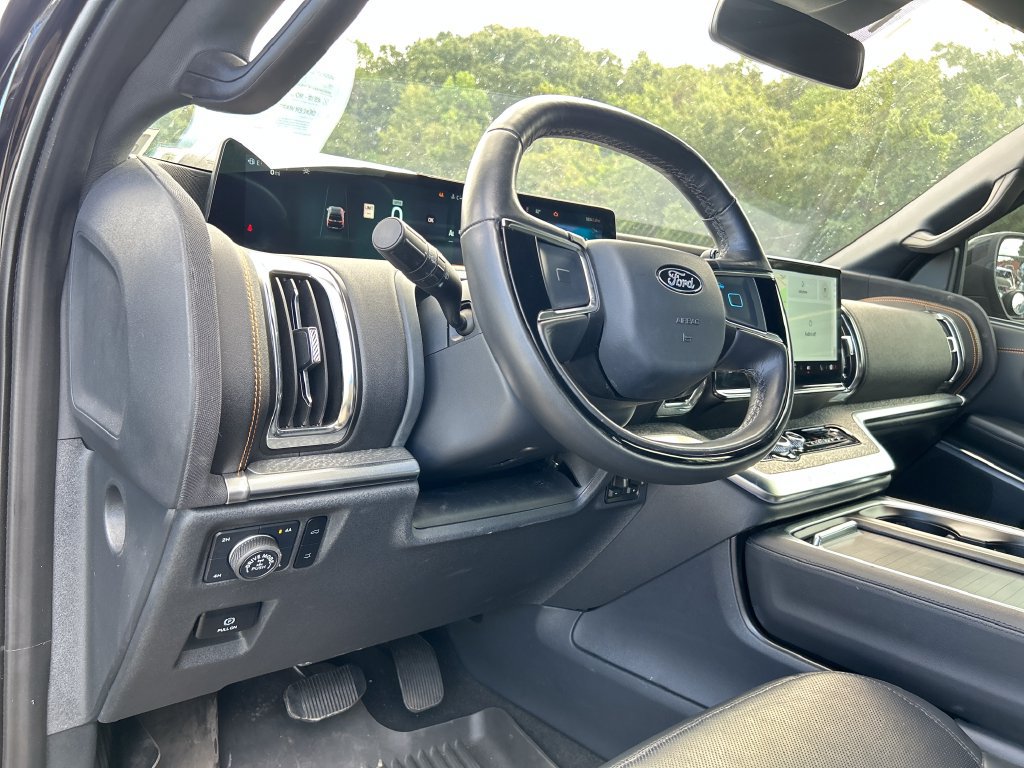 Used 2025 Ford Expedition Tremor AWD/4WD image 10