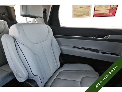 Used 2025 Hyundai Palisade SEL AWD/4WD image 14