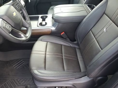 Certified 2024 Chevrolet Silverado 2500 High Country w/ High Country Premium Package image 18