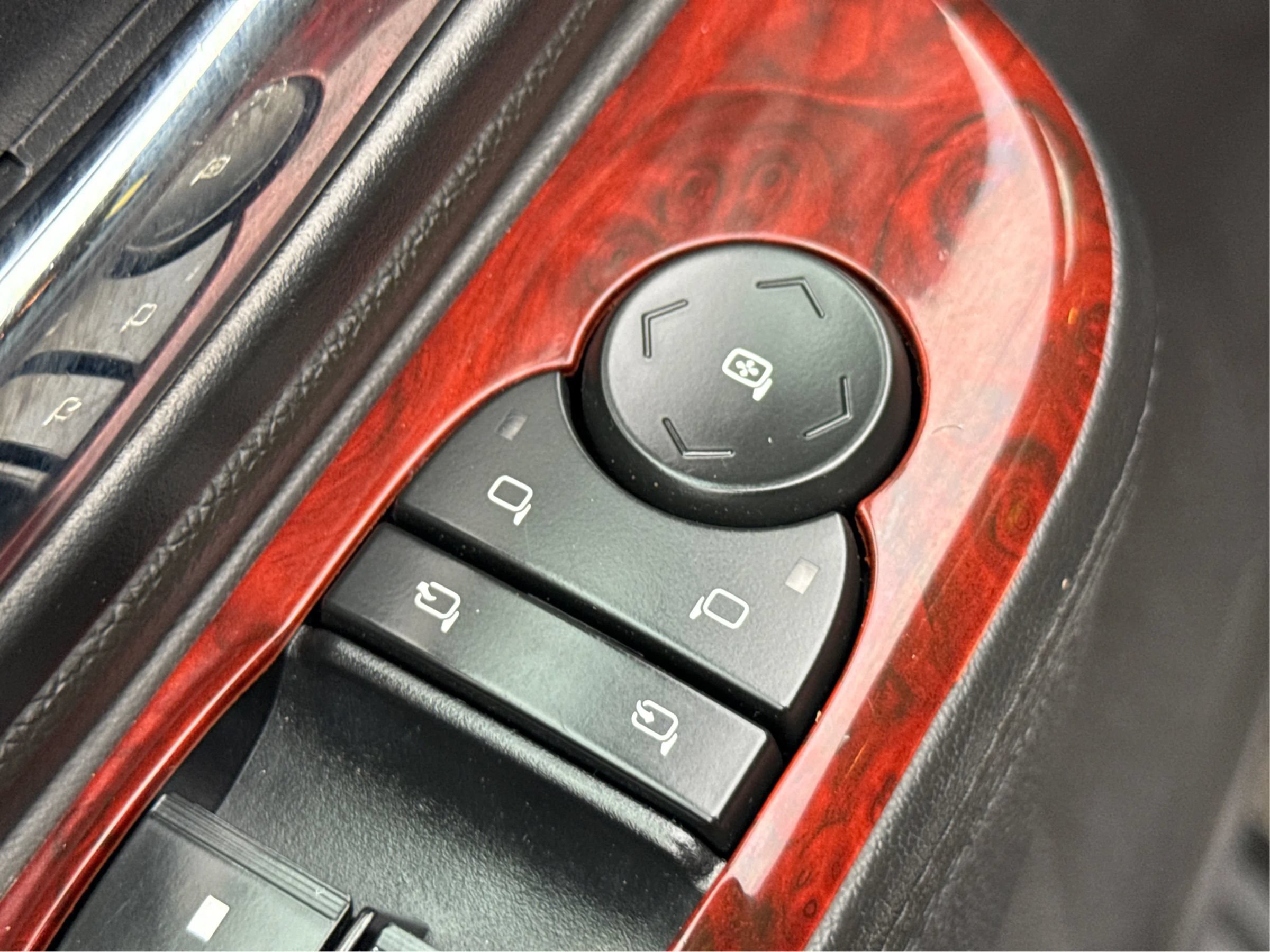 Used 2014 Cadillac Escalade Premium AWD/4WD image 40
