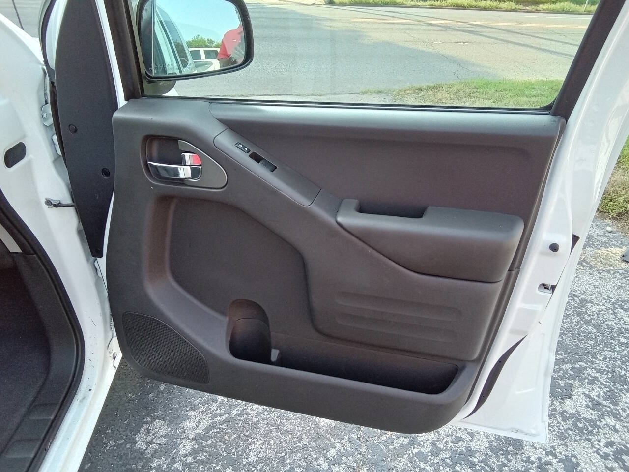 Used 2019 Nissan Frontier SV AWD/4WD image 5