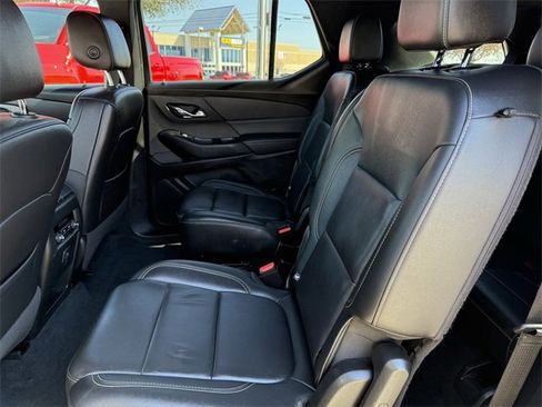 Used 2023 Chevrolet Traverse LT image 28