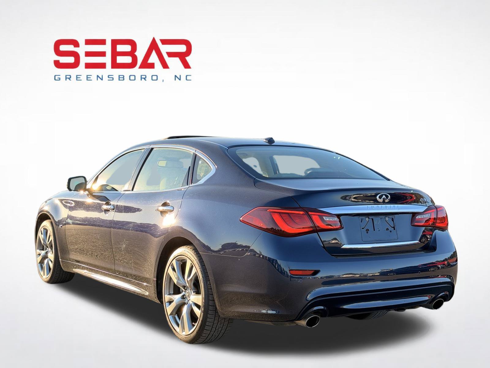 Used 2015 INFINITI Q70 L 3.7 w/ Deluxe Touring Package RWD image 5