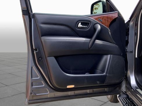 Used 2019 INFINITI QX80 Luxe w/ All-Season Package AWD/4WD image 21