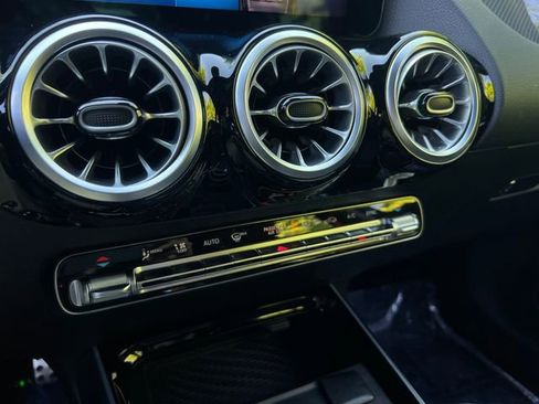 Used 2025 Mercedes-Benz GLA 35 AMG 4MATIC image 27