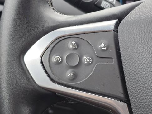 Used 2023 Chevrolet Traverse LT image 25