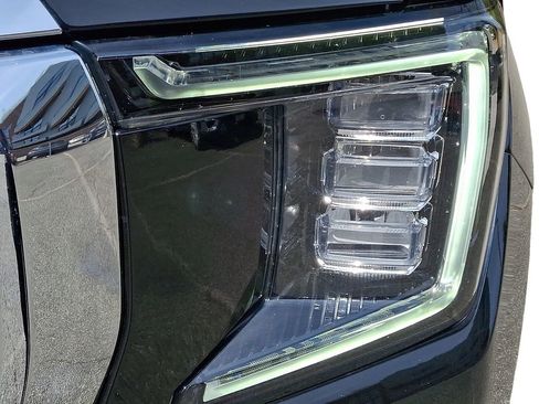 Used 2021 GMC Yukon SLT AWD/4WD image 10