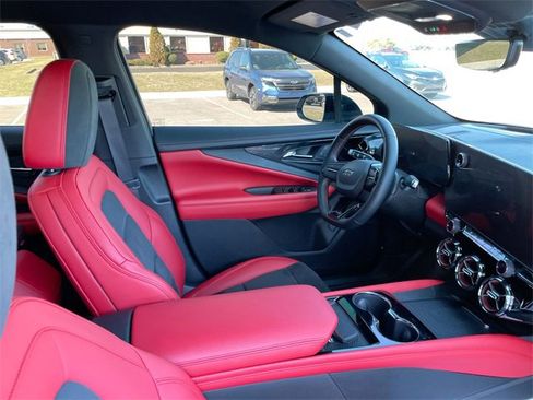 Used 2024 Chevrolet Blazer EV RS image 18