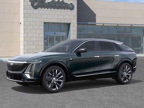 New 2025 Cadillac Lyriq Luxury w/ Nappa Leather Package RWD image 36