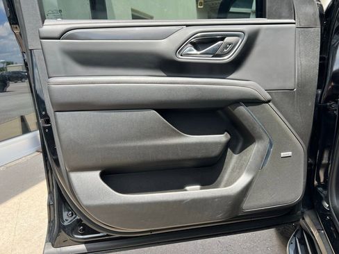 Used 2023 GMC Yukon XL AT4 w/ Technology Package AWD/4WD image 10