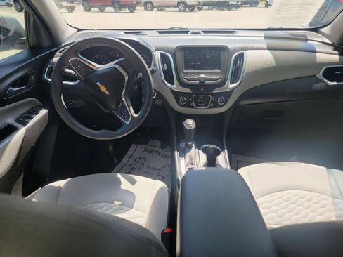 Used 2020 Chevrolet Equinox LS FWD image 12