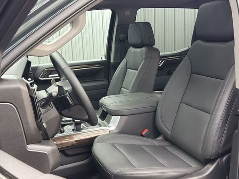 Used 2026 Chevrolet Silverado 1500 LT Trail Boss w/ LT Trail Boss Premium Package AWD/4WD image 33