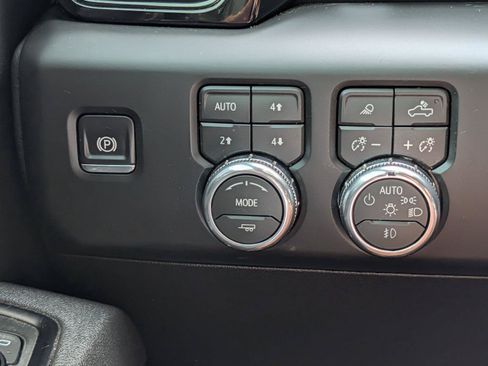 Used 2026 GMC Sierra 2500 AT4 w/ AT4 Premium Plus Package AWD/4WD image 31