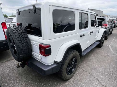 Used 2019 Jeep Wrangler Unlimited Sahara AWD/4WD image 2