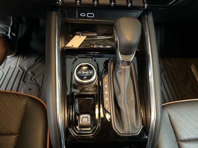 Certified 2023 GMC Canyon AT4 w/ AT4 Premium Package AWD/4WD image 16