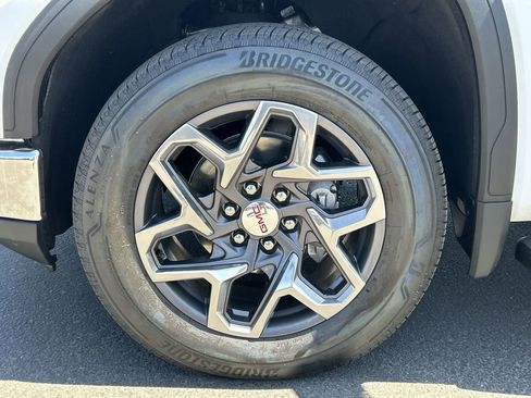 Used 2025 GMC Sierra 1500 SLT w/ SLT Premium Plus Package image 32