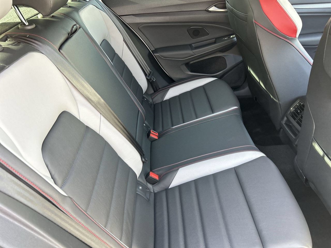 New 2026 Volkswagen GTI SE FWD image 9