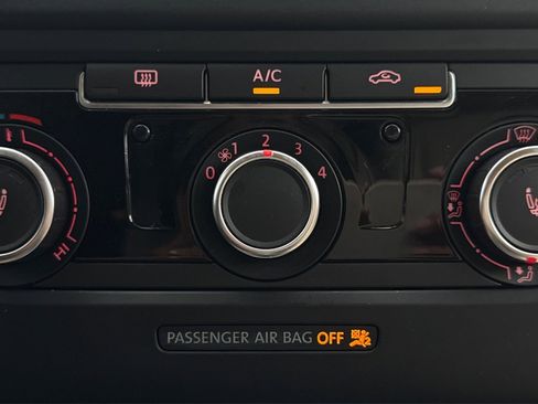Used 2014 Volkswagen Jetta TDI FWD image 30