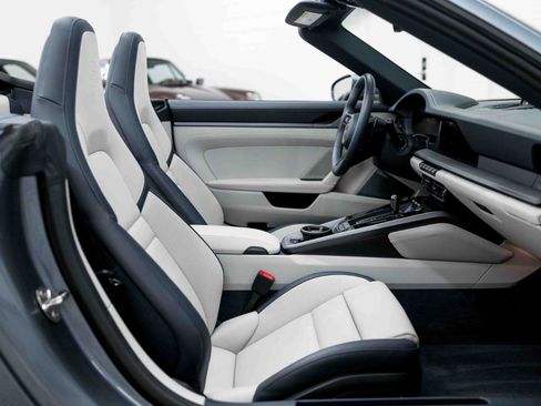 Used 2025 Porsche 911 Carrera S RWD image 51